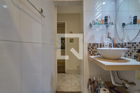 Apartamento à venda com 75m², 2 quartos e sem vaga Apartamento à venda com 75m², 2 quartos e sem vagaBanheiro Social