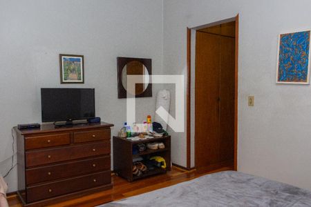 Casa à venda com 332m², 4 quartos e 3 vagasQuarto