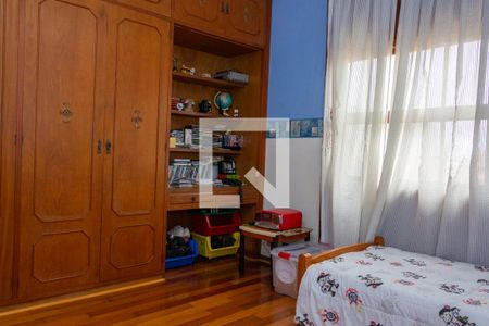 Casa à venda com 332m², 4 quartos e 3 vagasQuarto