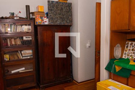 Casa à venda com 332m², 4 quartos e 3 vagasEscritório