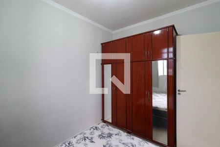 Quarto 2 de apartamento para alugar com 2 quartos, 45m² em Gávea, Uberlândia