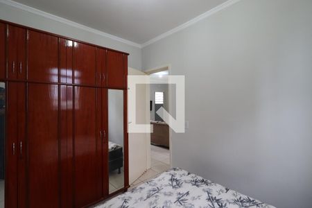 Quarto 2 de apartamento para alugar com 2 quartos, 45m² em Gávea, Uberlândia