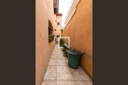 Casa à venda com 160m², 3 quartos e 2 vagasCorredor