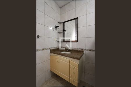 Casa à venda com 250m², 4 quartos e 1 vaga Casa à venda com 250m², 4 quartos e 1 vagaBanheiro