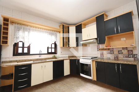 Casa à venda com 250m², 4 quartos e 1 vaga Casa à venda com 250m², 4 quartos e 1 vagaCozinha