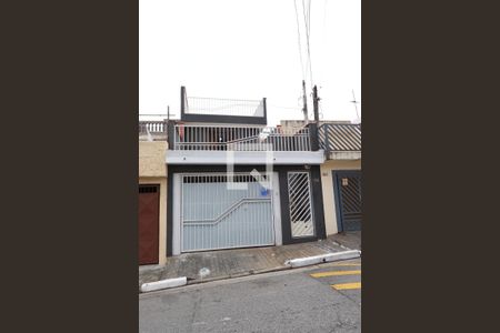 Casa à venda com 250m², 4 quartos e 1 vaga Casa à venda com 250m², 4 quartos e 1 vagaFachada