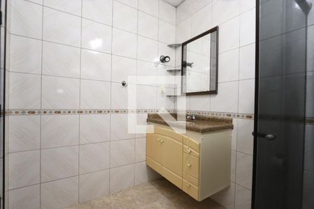 Casa à venda com 250m², 4 quartos e 1 vaga Casa à venda com 250m², 4 quartos e 1 vagaBanheiro