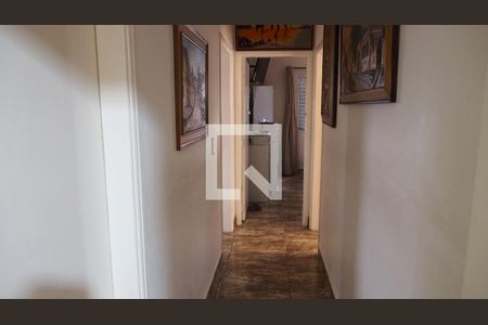 Casa à venda com 350m², 5 quartos e 3 vagasCorredor