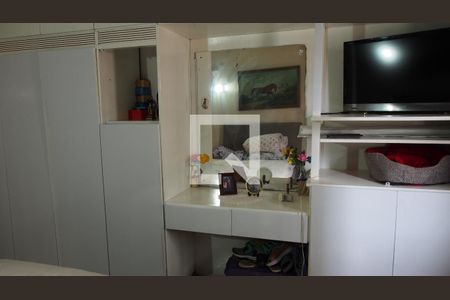 Casa à venda com 350m², 5 quartos e 3 vagasQuarto 4