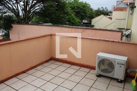 Casa à venda com 250m², 2 quartos e 2 vagasSacada quarto suíte