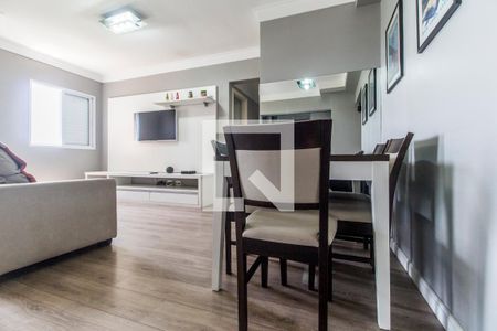 Sala de apartamento para alugar com 2 quartos, 74m² em Jardim Tupanci, Barueri
