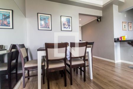 Sala de apartamento para alugar com 2 quartos, 74m² em Jardim Tupanci, Barueri