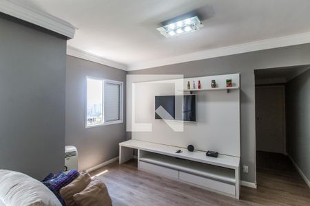Sala de apartamento para alugar com 2 quartos, 74m² em Jardim Tupanci, Barueri