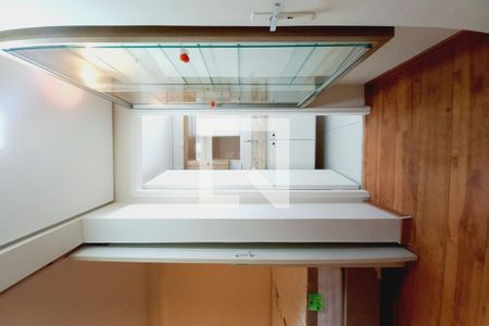 Corredor  de apartamento para alugar com 1 quarto, 50m² em Cambuí, Campinas