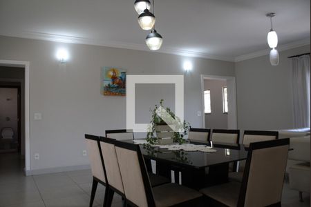 Casa à venda com 337m², 3 quartos e 5 vagasSala de jantar