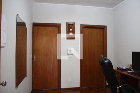 Casa à venda com 337m², 3 quartos e 5 vagasEscritório 2