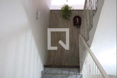 Casa à venda com 337m², 3 quartos e 5 vagasHall de entrada e escada