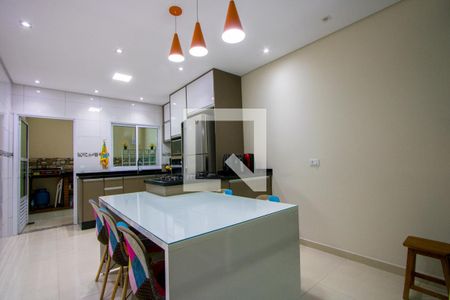 Casa à venda com 143m², 2 quartos e 3 vagas Casa à venda com 143m², 2 quartos e 3 vagasCozinha