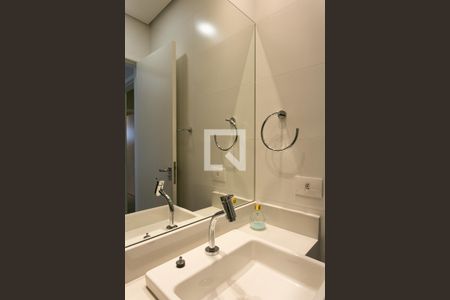 Casa à venda com 320m², 5 quartos e 5 vagasBanheiro da Suíte 3