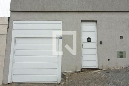 Casa à venda com 320m², 5 quartos e 5 vagasFachada