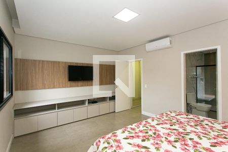 Casa à venda com 320m², 5 quartos e 5 vagasSuíte 1