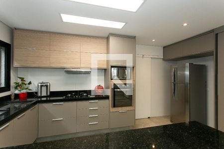 Casa à venda com 320m², 5 quartos e 5 vagasCozinha