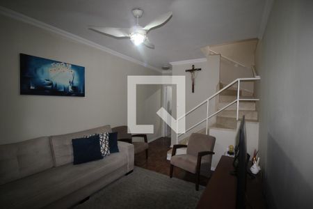 Sala de casa para alugar com 3 quartos, 157m² em Jardim Cristal, São Paulo