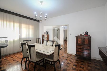 Casa à venda com 300m², 5 quartos e 4 vagas Casa à venda com 300m², 5 quartos e 4 vagasSala de Jantar
