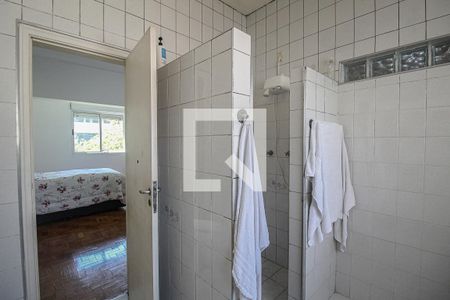 Casa à venda com 300m², 5 quartos e 4 vagas Casa à venda com 300m², 5 quartos e 4 vagasBanheiro da Suíte 2