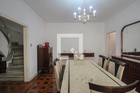 Casa à venda com 300m², 5 quartos e 4 vagas Casa à venda com 300m², 5 quartos e 4 vagasSala de Jantar