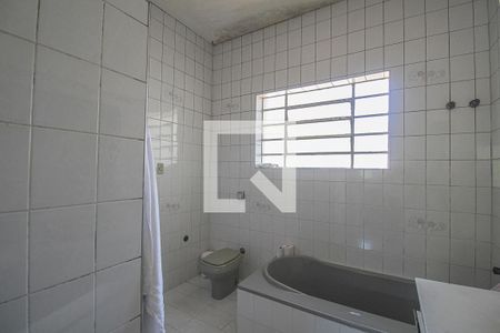 Casa à venda com 300m², 5 quartos e 4 vagas Casa à venda com 300m², 5 quartos e 4 vagasBanheiro da Suíte 2