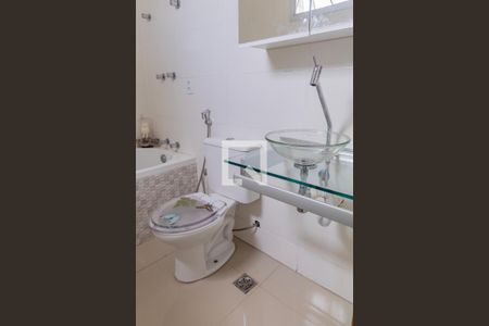 Apartamento à venda com 160m², 3 quartos e 1 vaga Apartamento à venda com 160m², 3 quartos e 1 vagaCobertura - Banheiro