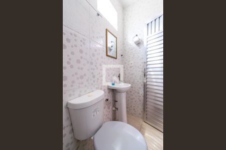 Casa à venda com 55m², 1 quarto e sem vaga Casa à venda com 55m², 1 quarto e sem vagaBanheiro