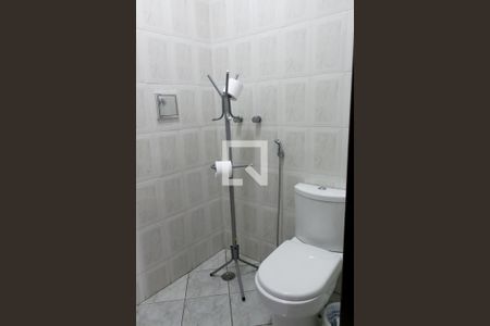 Casa à venda com 215m², 3 quartos e 3 vagasBanheiro 4