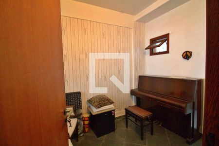 Sala de casa de condomínio à venda com 3 quartos, 170m² em Vila Suzana, São Paulo