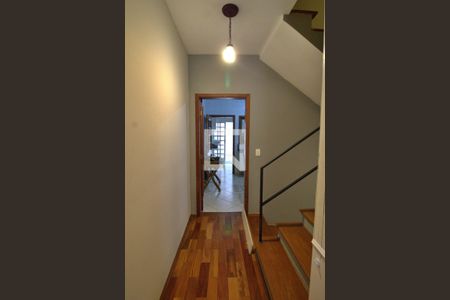 Corredor de casa de condomínio à venda com 3 quartos, 170m² em Vila Suzana, São Paulo