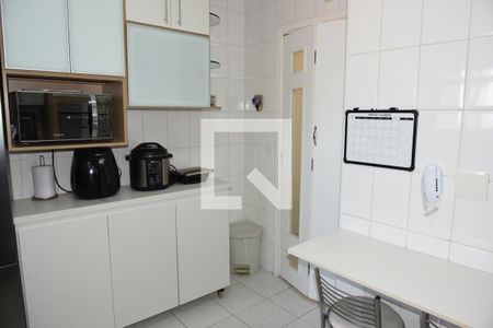 Apartamento à venda com 85m², 3 quartos e 2 vagasCozinha