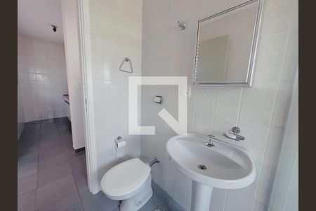 Banheiro de apartamento para alugar com 1 quarto, 49m² em Centro, Campinas