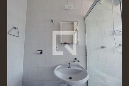 Banheiro de apartamento para alugar com 1 quarto, 49m² em Centro, Campinas