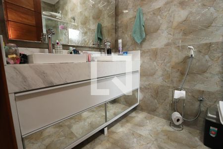 Casa à venda com 150m², 3 quartos e 4 vagas Casa à venda com 150m², 3 quartos e 4 vagasBanheiro