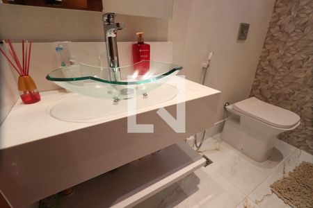 Casa à venda com 150m², 3 quartos e 4 vagas Casa à venda com 150m², 3 quartos e 4 vagasBanheiro