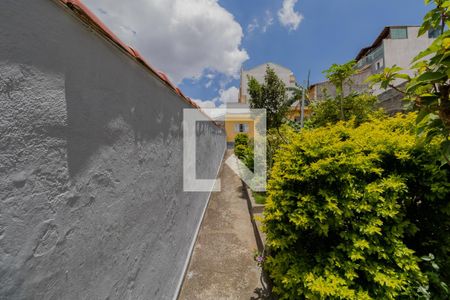 Casa à venda com 500m², 2 quartos e 6 vagas Casa à venda com 500m², 2 quartos e 6 vagasQuintal