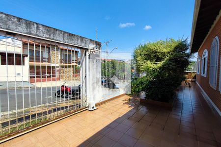 Casa à venda com 169m², 4 quartos e 2 vagasGaragem - Quintal