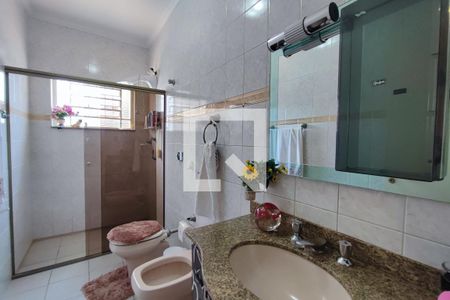 Casa à venda com 169m², 4 quartos e 2 vagasBanheiro Social