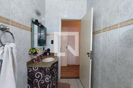 Casa à venda com 169m², 4 quartos e 2 vagasBanheiro Social