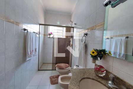 Casa à venda com 169m², 4 quartos e 2 vagasBanheiro Social