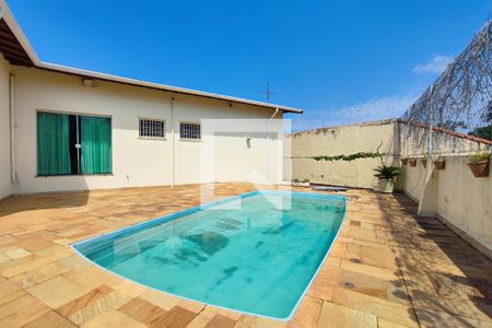 Casa à venda com 169m², 4 quartos e 2 vagasPiscina