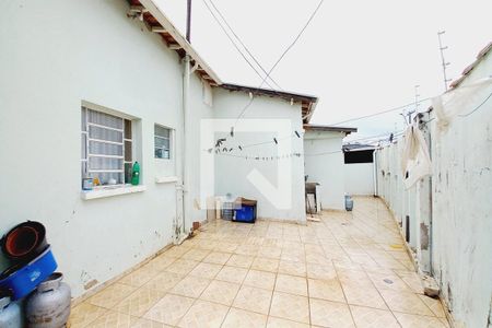 Casa à venda com 185m², 3 quartos e 4 vagasCorredor Lateral