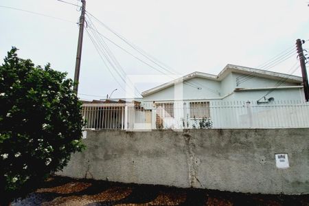 Casa à venda com 185m², 3 quartos e 4 vagasFachada 