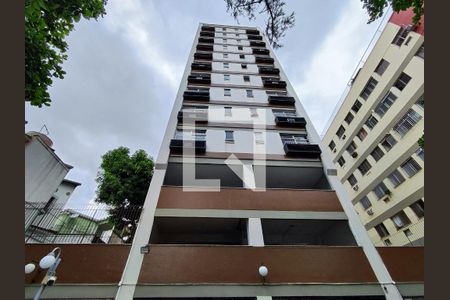 Apartamento à venda com 300m², 4 quartos e 2 vagas Apartamento à venda com 300m², 4 quartos e 2 vagasFachada